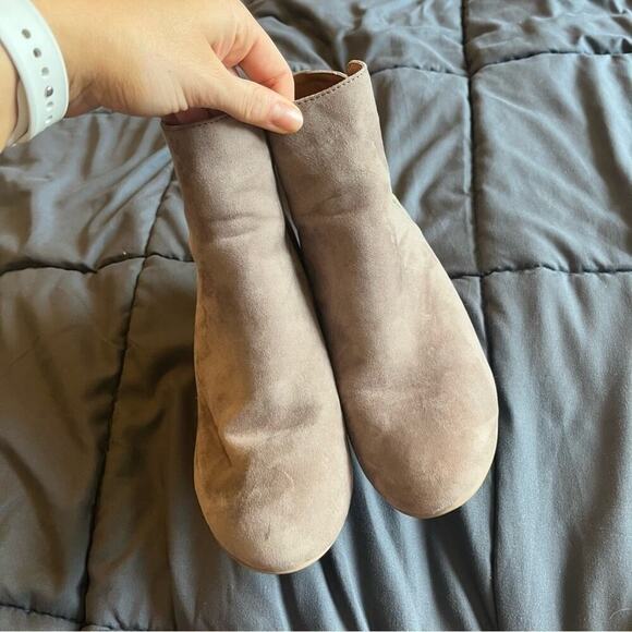 Qupid cream faux suede embroidered rose ankle heel boots - Picture 5 of 10